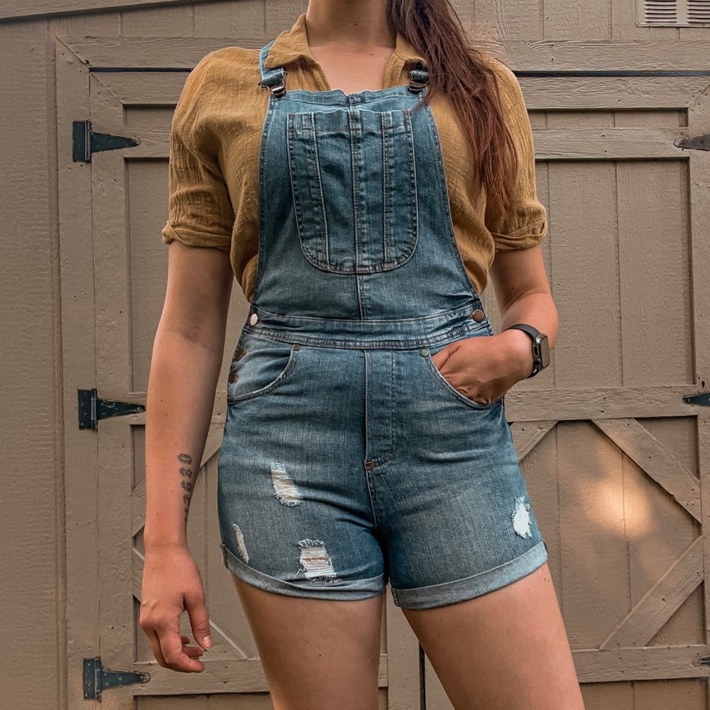 Lightweight Cotton Tie-Front Crop Top